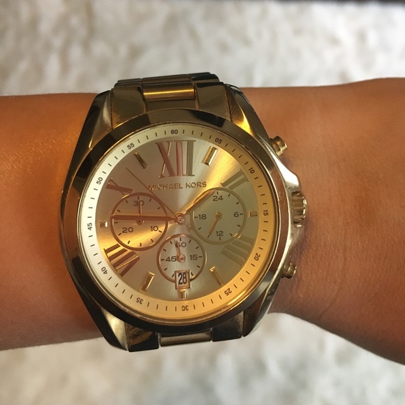 Michael Kors Women’s Bradshaw Gold tone watch - Picture 4 of 6